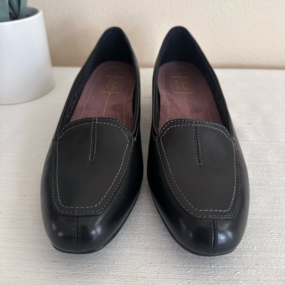 New Clarks Active Air Black Leather Stitched Loafers Women’s 8.5N - Picture 4 of 12